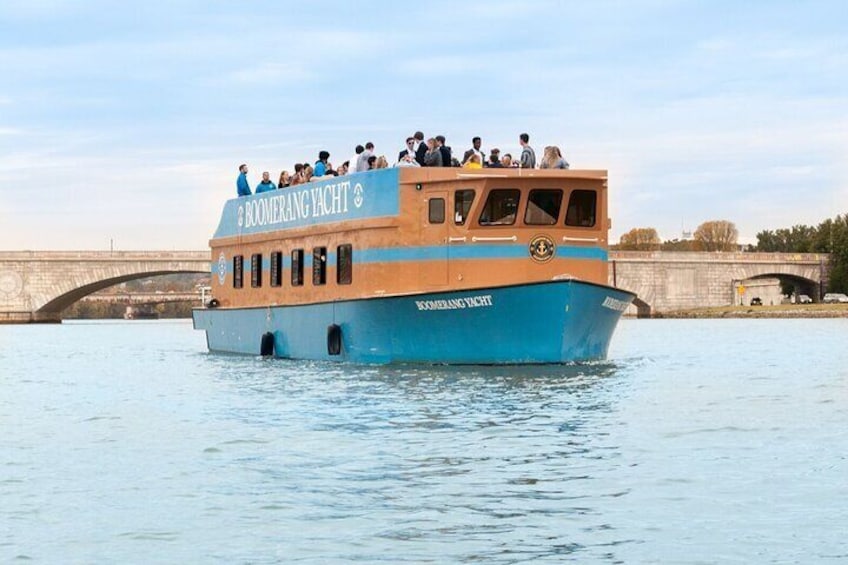 Boat Tour in Washington Harbor with Brunch Buffet