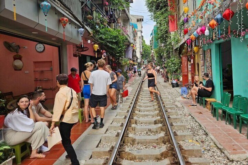 Hanoi Walking Street Food Tour with Train Street