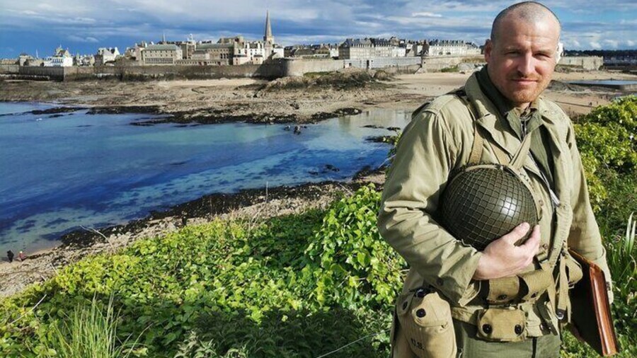 Unusual guided tour of Saint Malo in immersion in 1944