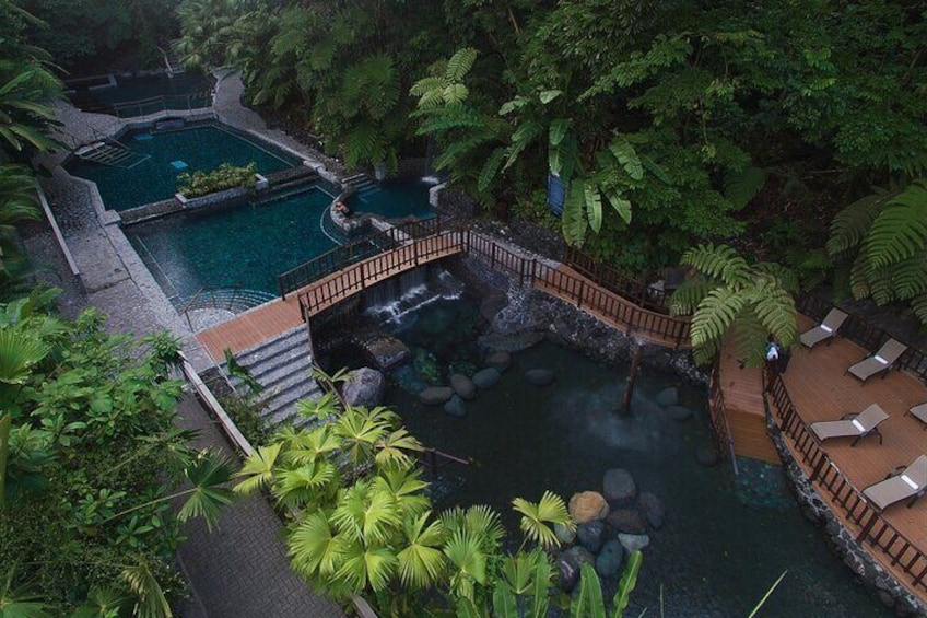 Vista de las piscinas termales