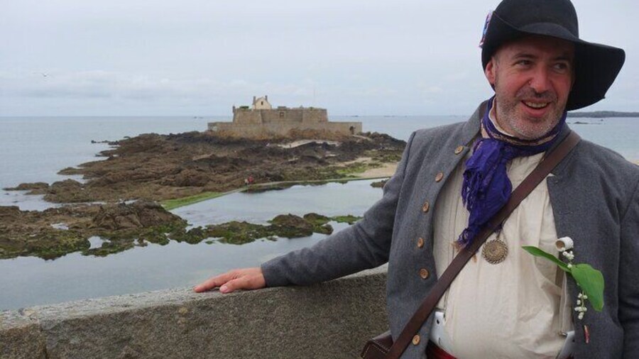 Guided tour of Saint Malo at the time of the last corsairs
