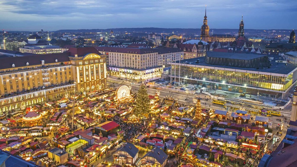 Picture 1 for Activity Dresden: Christmas Sightseeing Tour with a 'Pflaumentoffel'