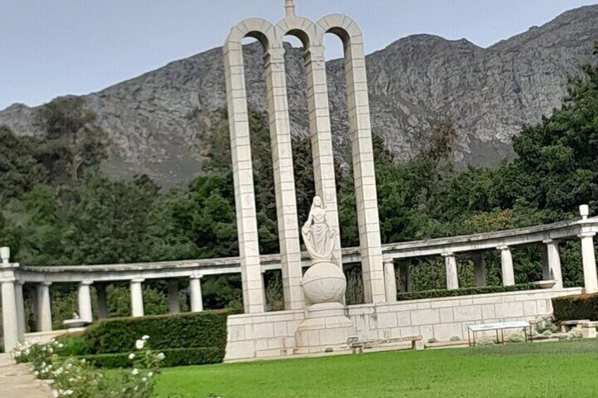 Stellenbosch, Franschhoek & Paarl 5 Wine Tasting Tour small group