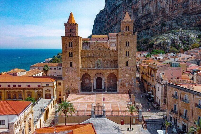 Tour in Cefalù between history and natural beauty