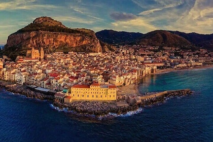 Tour in Cefalù between history and natural beauty