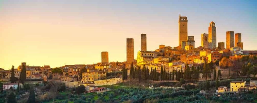 Florence: Day Trip with Free Time in San Gimignano and Siena