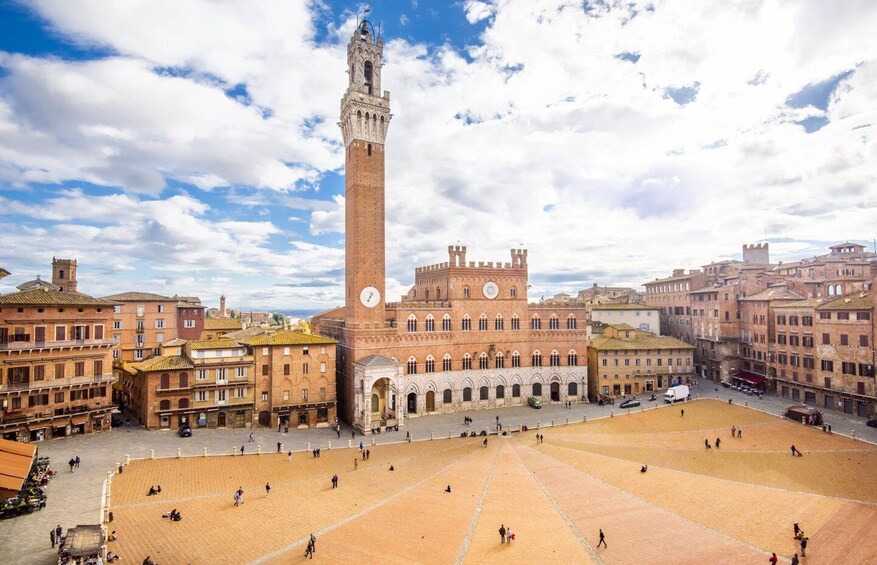 Picture 2 for Activity Florence: Day Trip with Free Time in San Gimignano and Siena