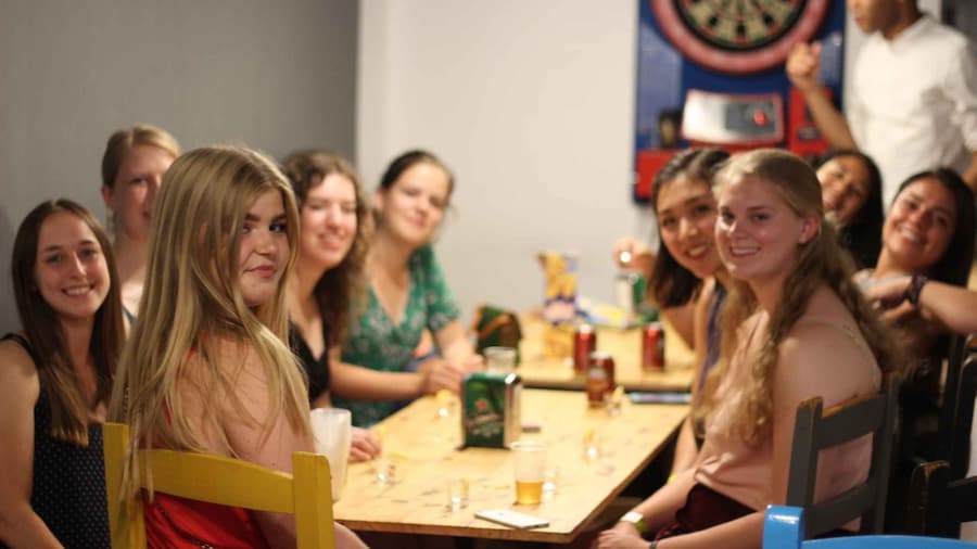 Alicante: Pub Crawl, party as a local!