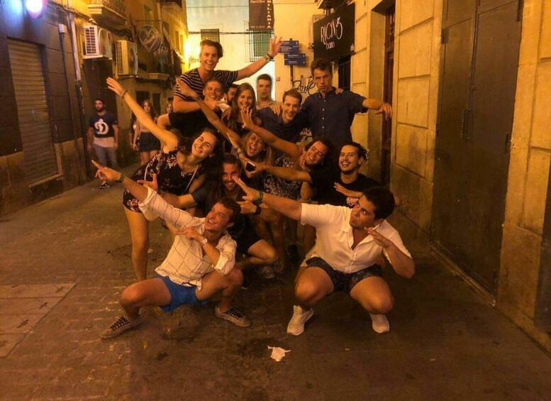 Picture 4 for Activity Alicante: Pub Crawl, party as a local!