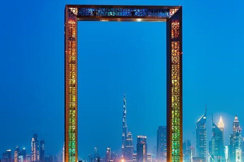 Dubai Frame Tickets + Dubai Aquarium & Underwater Zoo Tickets