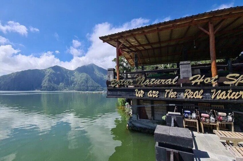 Lakeside restaurant