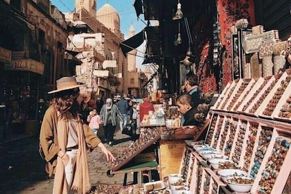 Private Day tour in Khan Elkhalele Market with Shopping and Lunch