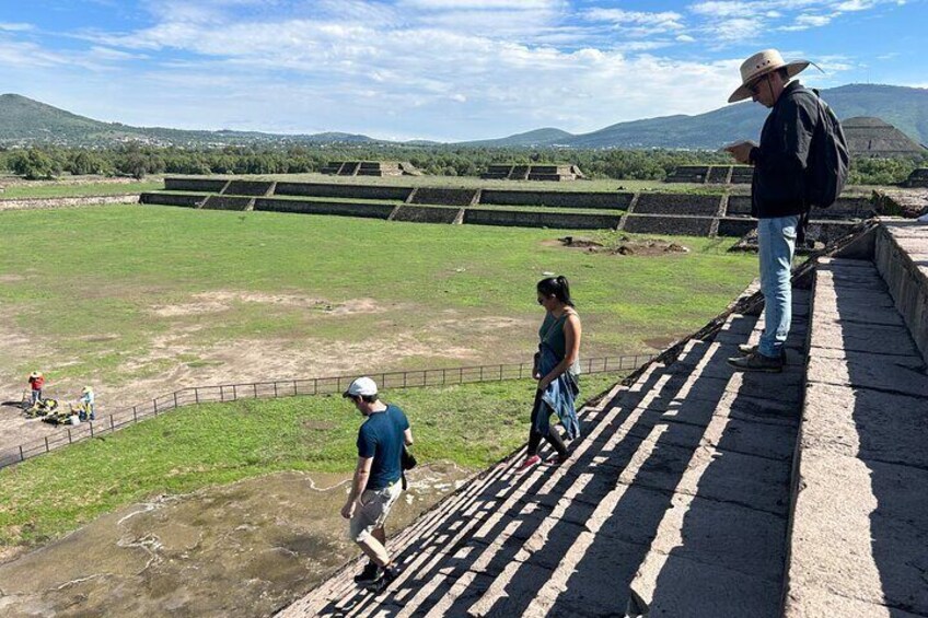 Teotihuacán Pyramids complete experience with underground