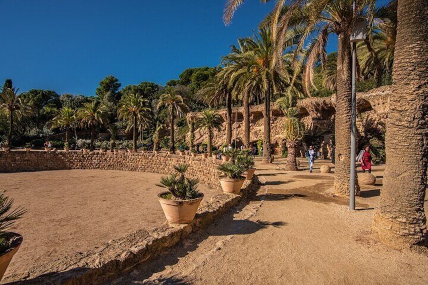 Park Guell Small Group Guided Tour with Skip the Line Ticket