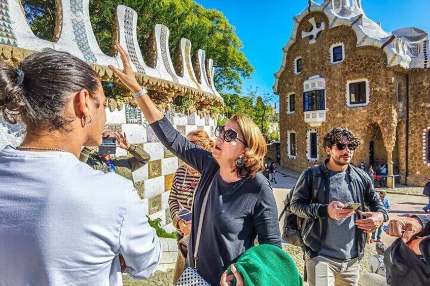 Park Guell Small Group Guided Tour with Skip the Line Ticket