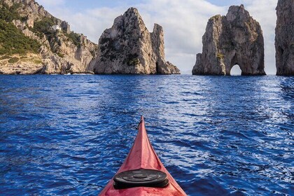 From Procida to Capri, saling boat and Kayak