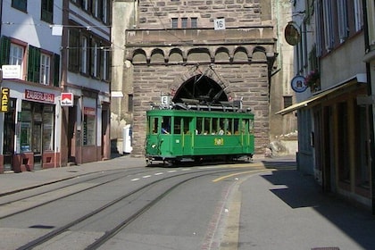 Tour on the vintage tram