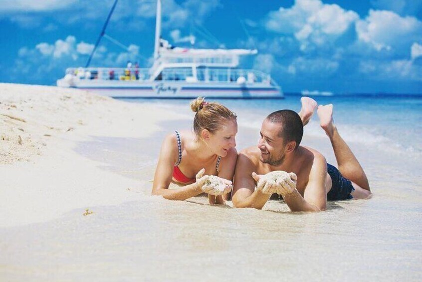 Exciting Catamaran Tour to Isla Mujeres, from Cancún!