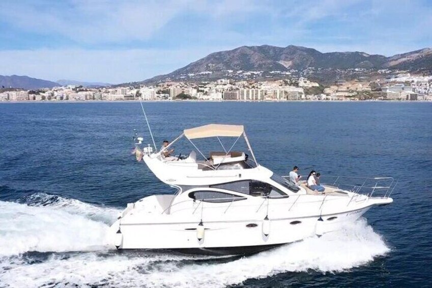  Fuengirola Boat Activity with Champagne Dinner and Sunset