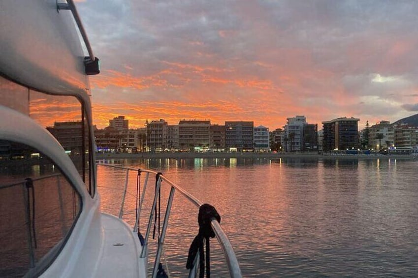 Fuengirola Boat Activity with Cocktail Diner Champagne & Sunset