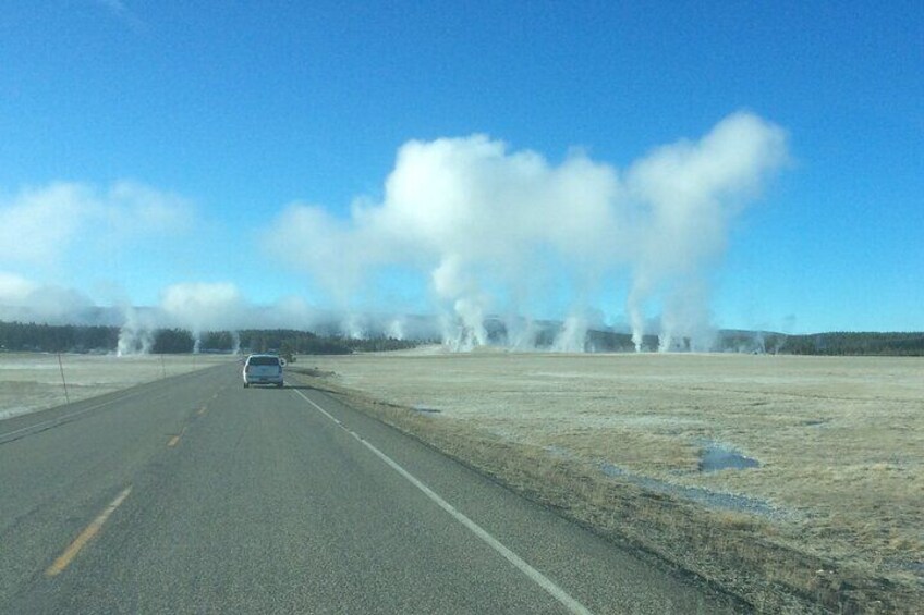 Full Day Yellowstone National Park Tour with Pick up included