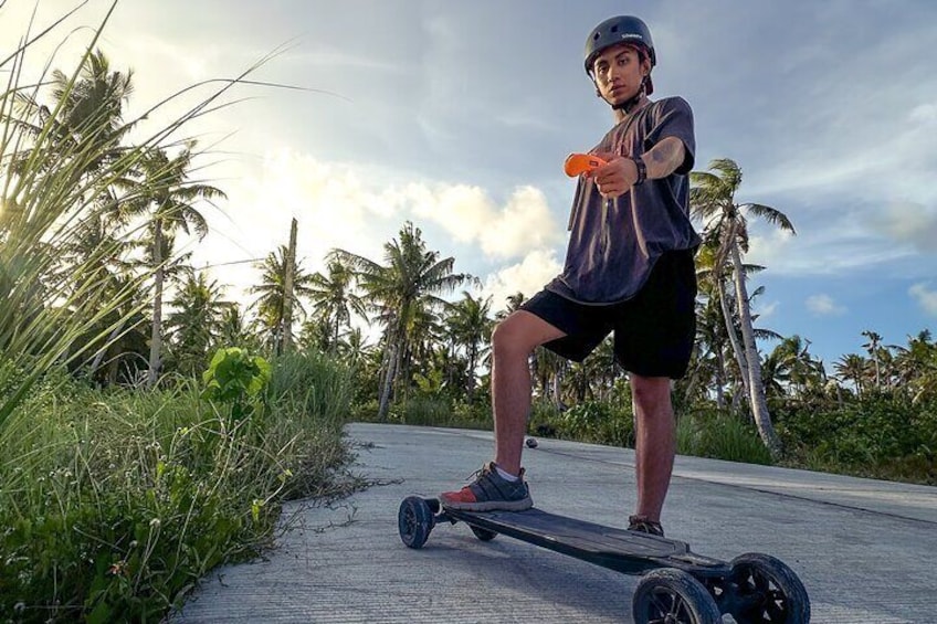 Control your eSkate with a hand remote control - easy and intuitive