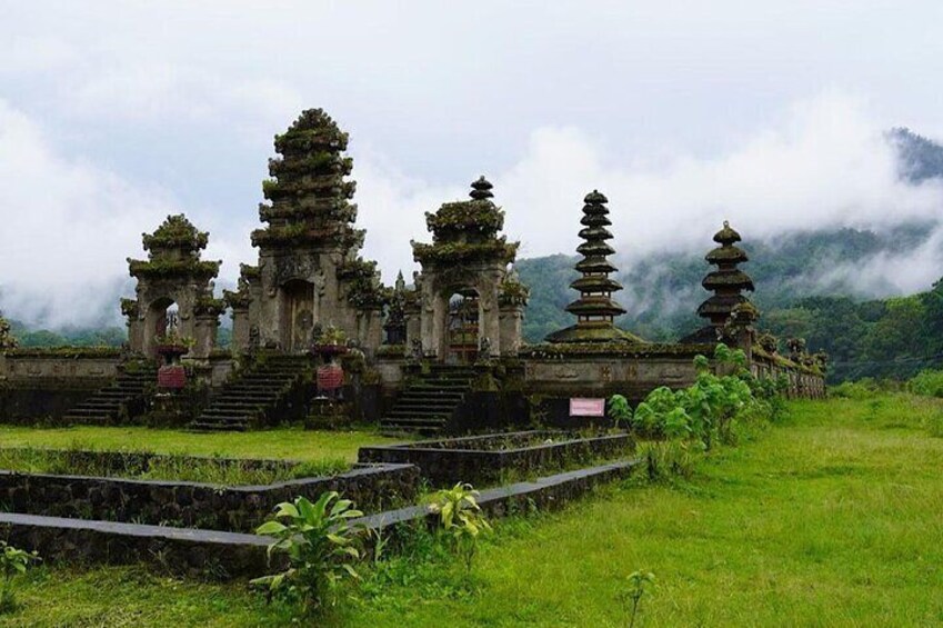 Rainforest Trekking, Tamblingan Lake Canoeing and Best Waterfall