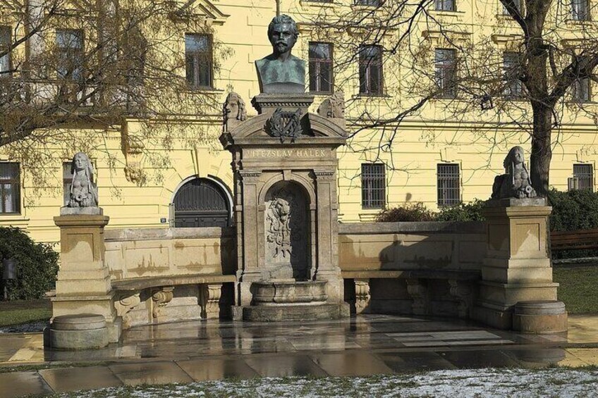 Walking Tour in New Town with Operation Anthropoid (WWII)