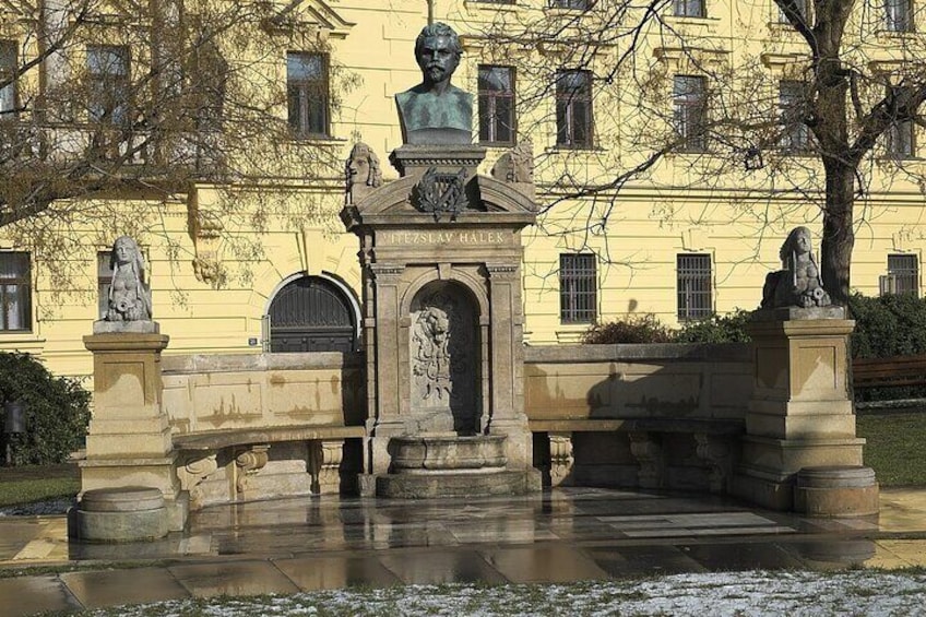Walking Tour in New Town with Operation Anthropoid (WWII)
