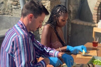 Delt gruppemadlavningskursus hjemme hos Mykonian Family i Mikonos