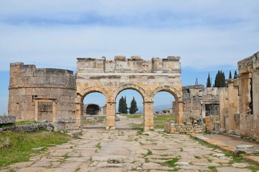 Discover the Wonders of Salda Lake & Pamukkale