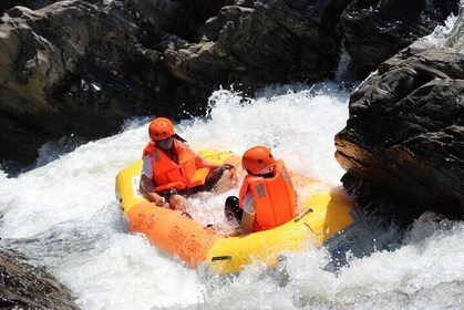 From Da Nang: Full-Package Rafting & Zipline Tour with Lunch