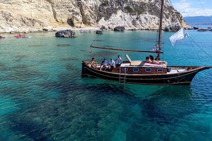 Classic boat tour of the Gulf of Cagliari