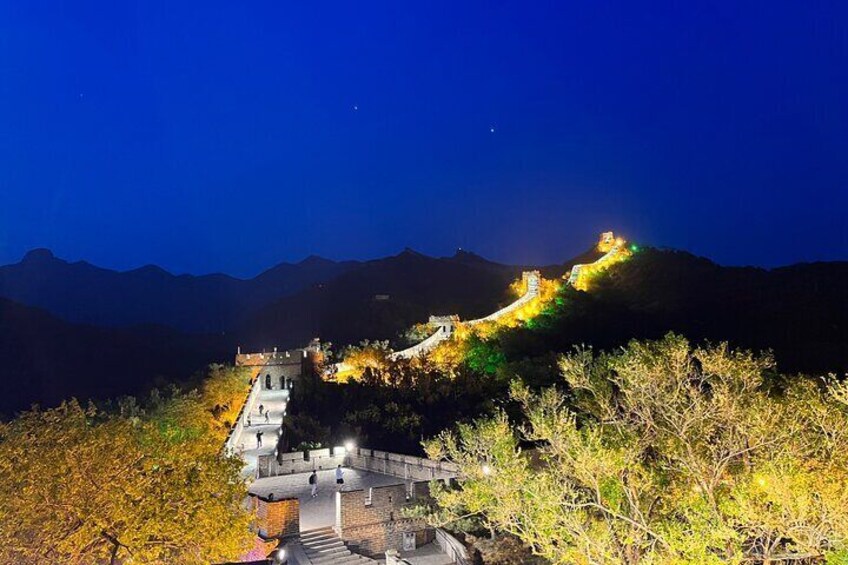 Badaling Great Wall Night Tour with Spectacular Live Performance