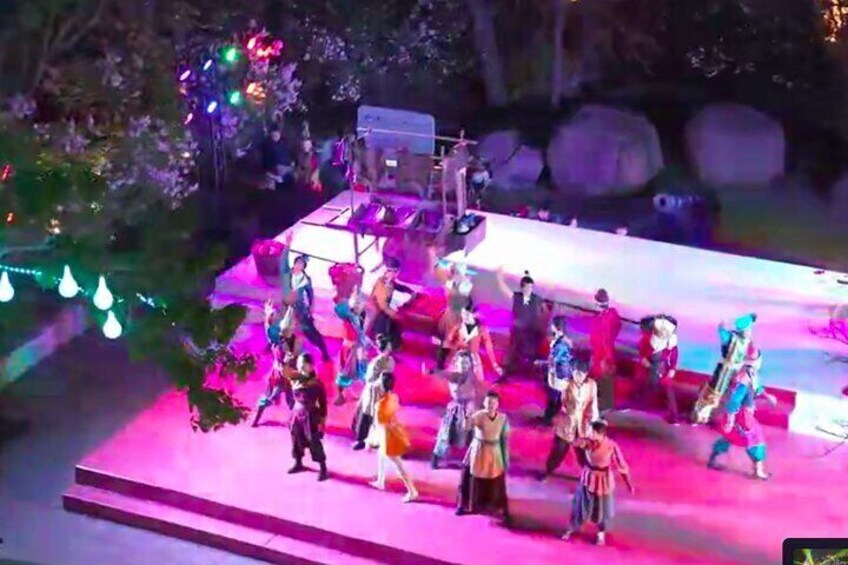 Badaling Great Wall Night Tour with Spectacular Live Performance