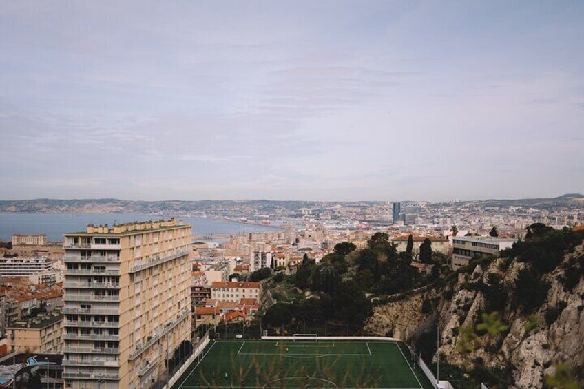 Private walk in short strides in Marseille