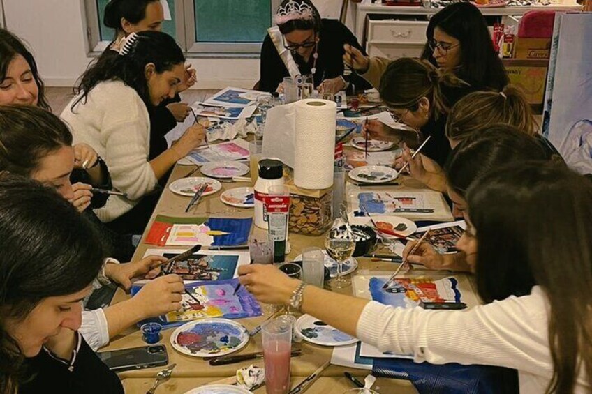 Acrylic Painting Workshop: Amazing Group Experience at Rua da Alegria. Perfect for parties, groups, and unforgettable bachelor or bachelorette parties.