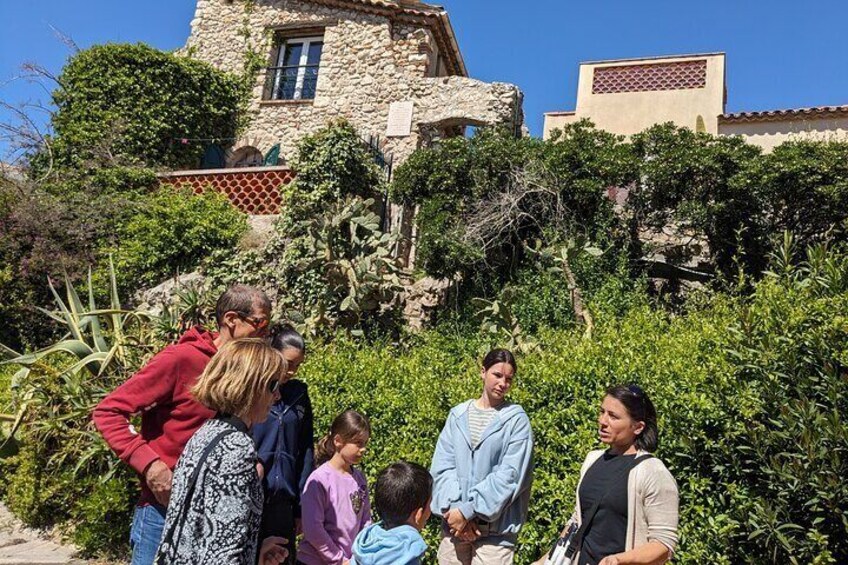 2 Hour Walking Tour in the Old Town of Antibes