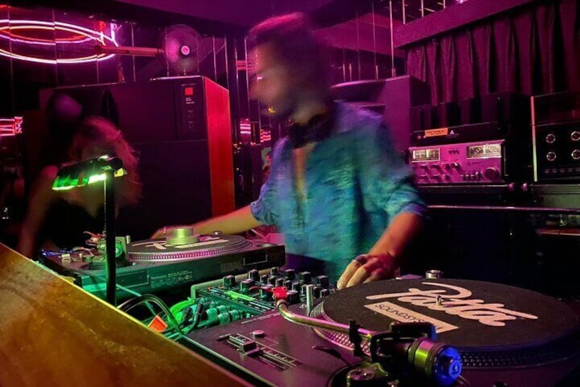 Discover the Alternative Night in Bogotá with Locals