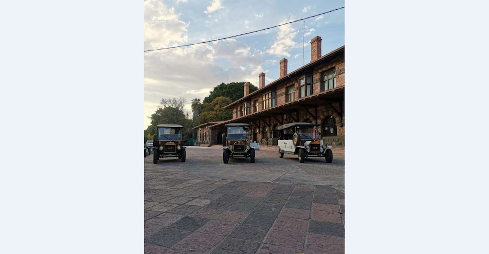 Picture 1 for Activity Querétaro: Electric Vehicle Tour of Historic Center