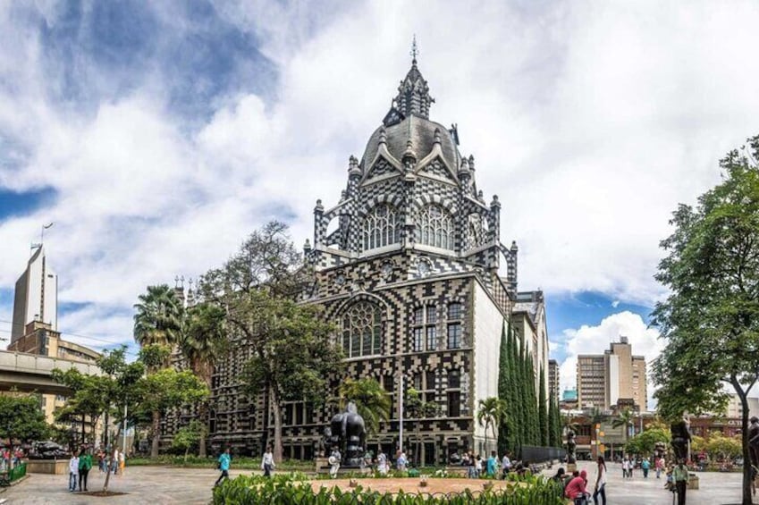 Medellín Cultural Tour with Transportation Included