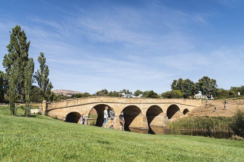 Guided walk to the Richmond Bridge