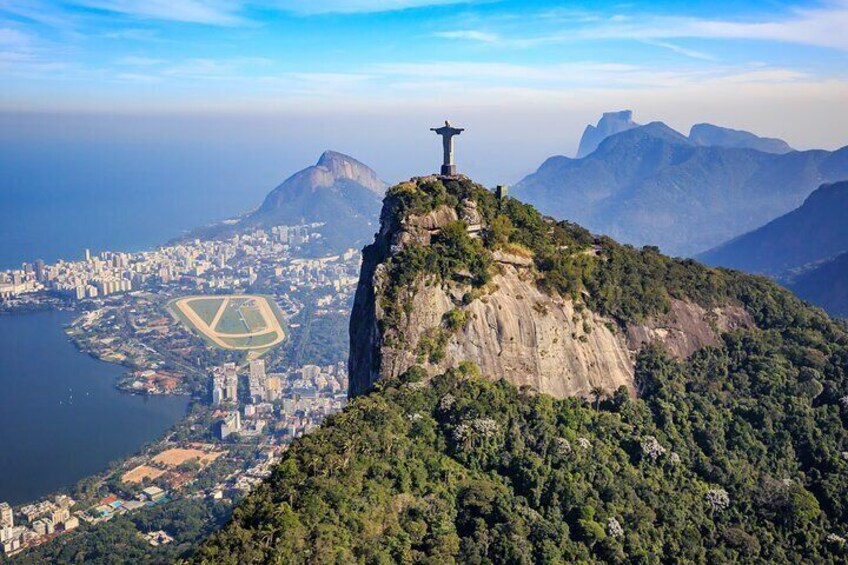 Private Helicopter Tour in Rio de Janeiro for 4 people-30 minutes