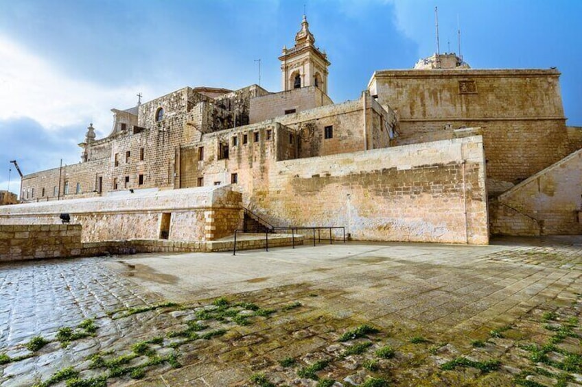 Gozo Full-Day Group Coach Tour including Lunch and Transfers