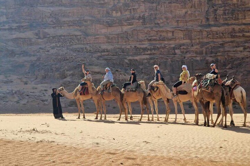 4 Hour Wadi Rum Desert Private Jeep Tour 