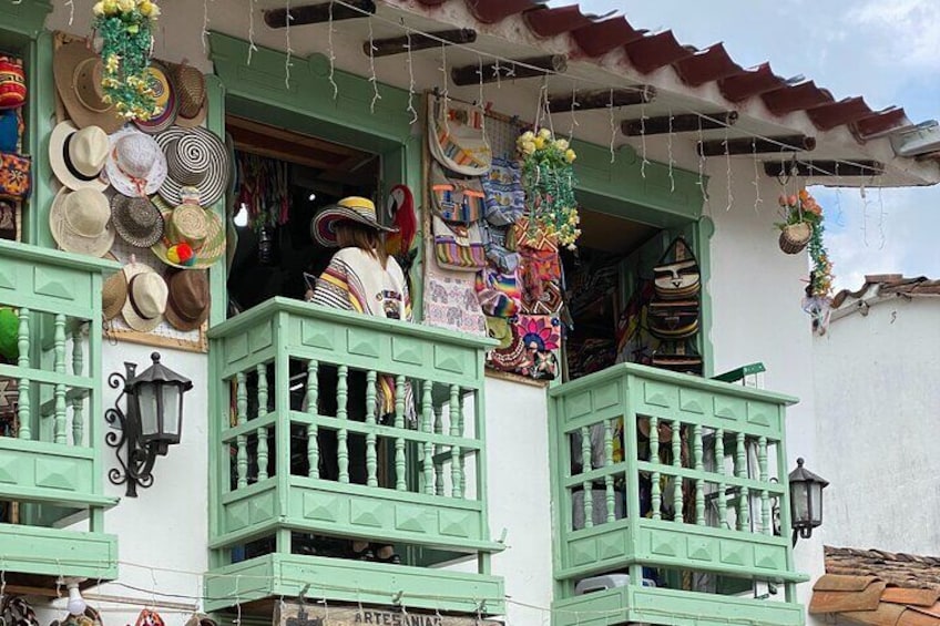 5 Hours Shared Tour of El Peñol and Guatape by Locals