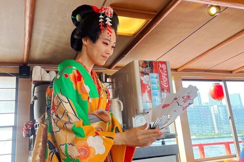 Tokyo Bay Yakatabune Dinner/Day Cruise with Japan Show & Drinks