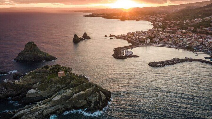 Aci Trezza boat tour sunset and dinner sicilian family home