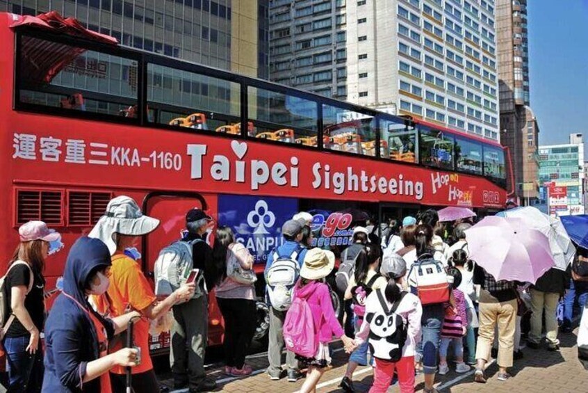 Taipei Sightseeing Hop-On Hop-Off Bus Ticket