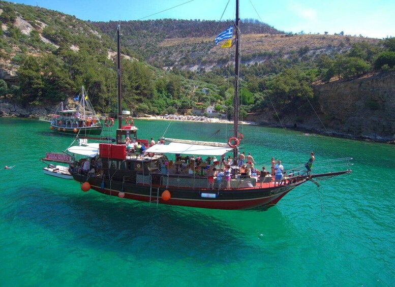 Thassos: Full-Day Cruise with BBQ and Wine